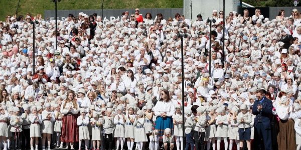 Laulupidu “Sadasärasilma”