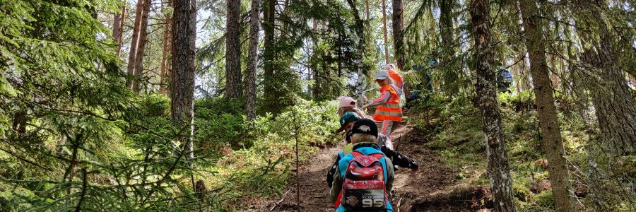 Koolieelikute õppekäik Ubari Loodustarkuse Keskus