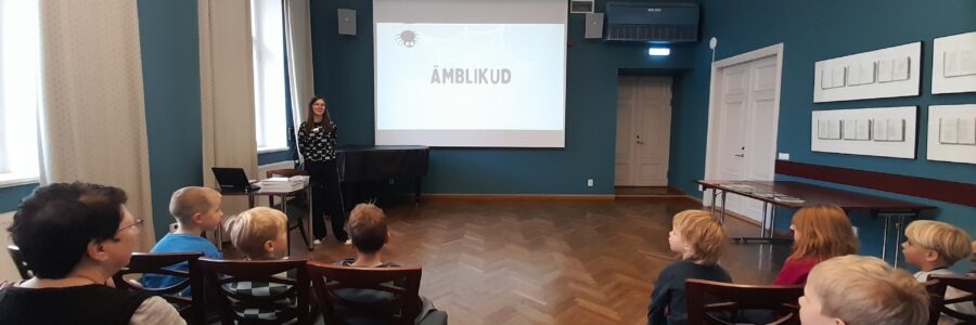 Naerupallid raamatukogutunnis “Ämblikud”